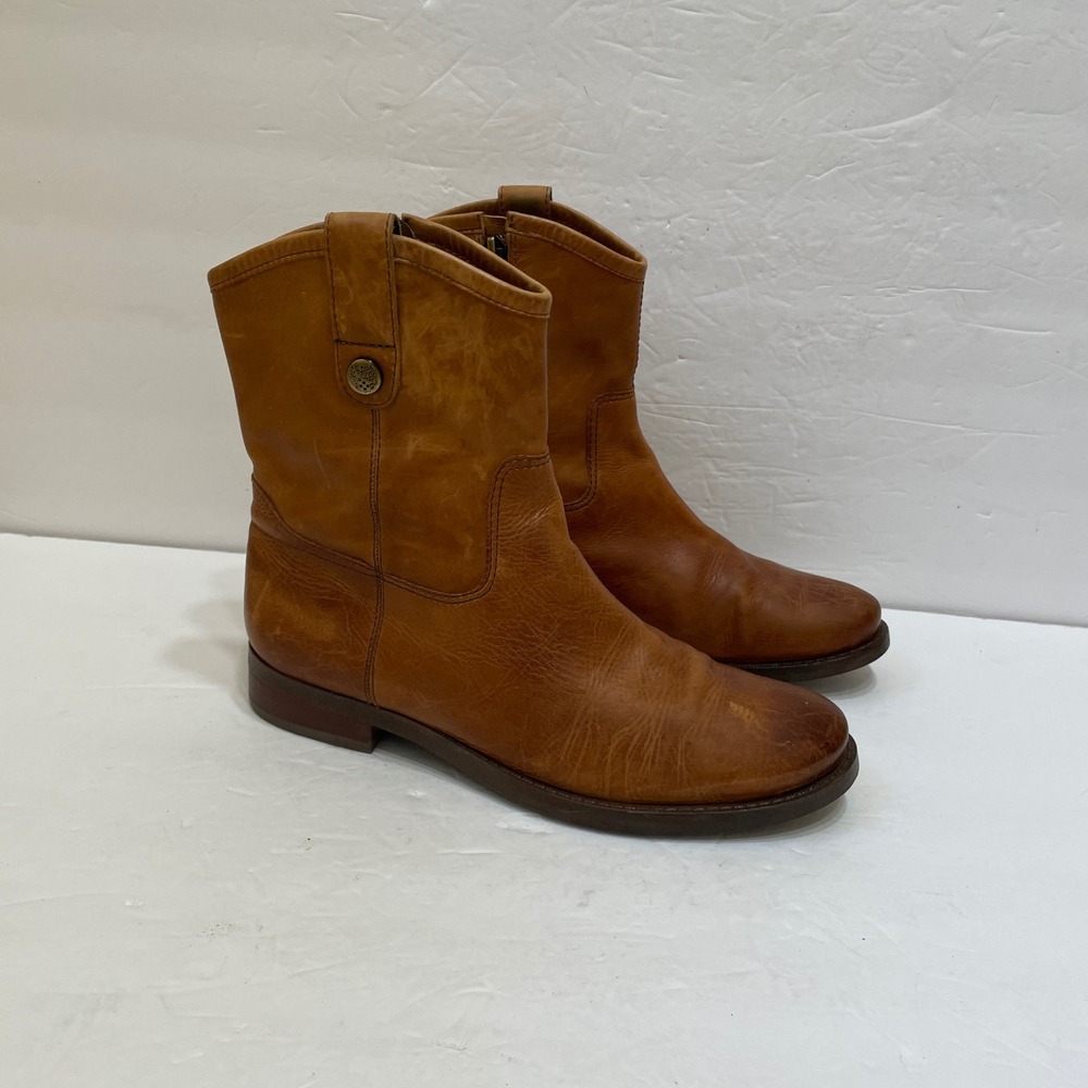 EXCELLENT CONDITION VINCE CAMUTO PAYATT ANKLE BOOTS IN COGNAC LEATHER